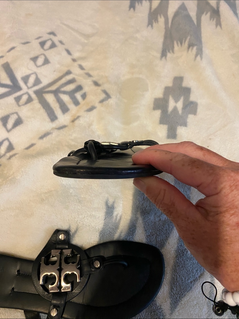 Tory Burch Black Logo Thong Sandals - Picture 9 of 11